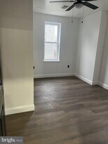 6213 Sansom St in Philadelphia, PA - Building Photo