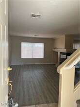 7410 Aurora Glow St in Las Vegas, NV - Building Photo - Building Photo