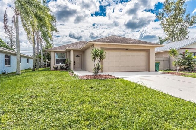 746 103rd Ave N in Naples, FL - Building Photo - Building Photo