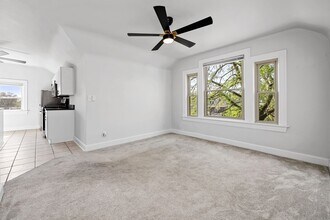 2744 Madison Rd in Cincinnati, OH - Building Photo - Building Photo