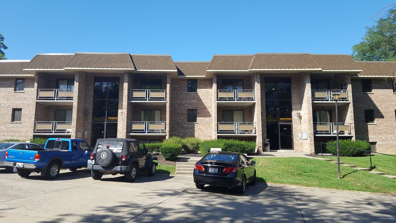 Wooddale Apartments in Fort Mitchell, KY - Building Photo