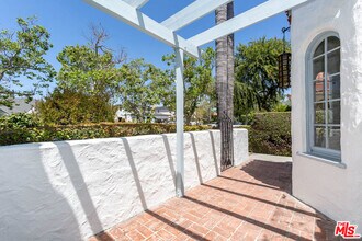 146 N Citrus Ave in Los Angeles, CA - Building Photo - Building Photo