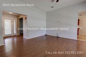 8045 Deerwood Dr in Daphne, AL - Building Photo - Building Photo
