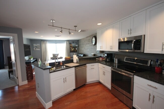 25 High St in Portland, ME - Foto de edificio - Building Photo