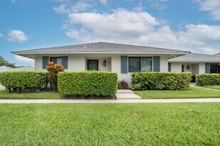 101 Club Dr in Palm Beach Gardens, FL - Building Photo