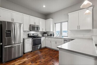 15202 Cavalier Canyon Dr in Lakeway, TX - Building Photo - Building Photo