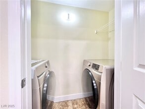 8000 W Badura Ave in Las Vegas, NV - Foto de edificio - Building Photo