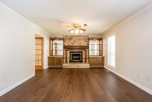 6858 Creekwood Dr in Douglasville, GA - Building Photo - Building Photo