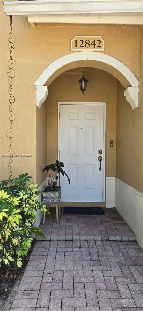 12842 SW 31st St in Miramar, FL - Building Photo - Building Photo