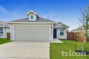 13231 Ashworth Blvd, Unit 2 in San Antonio, TX - Building Photo