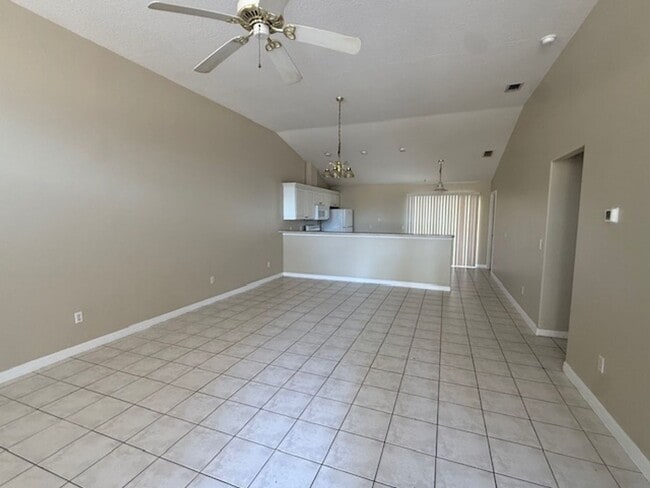 12 Bunker Knolls Ln in Palm Coast, FL - Building Photo - Building Photo