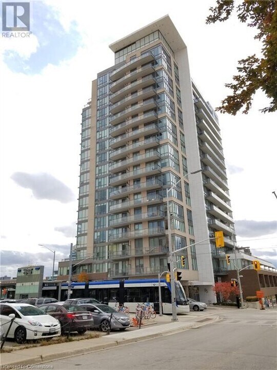 85 Duke St W in Kitchener, ON - Building Photo