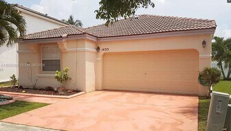 1433 NW 153rd Ave in Pembroke Pines, FL - Building Photo