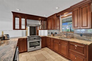 3100 NE 56th Ct in Fort Lauderdale, FL - Building Photo