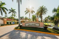 The Residences at The Carlisle Palm Beach in Lantana, FL - Foto de edificio - Building Photo