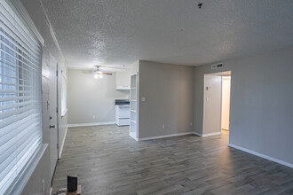 Christopher Place Apartments in Edmond, OK - Building Photo - Interior Photo