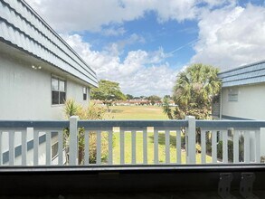 323 Tuscany Ln in Delray Beach, FL - Foto de edificio - Building Photo