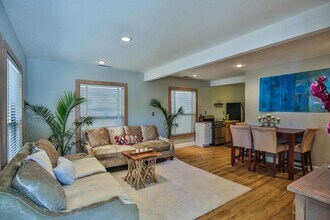 2415 26th St-Unit -2415 26th St in Sacramento, CA - Building Photo - Building Photo
