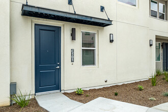 River Gate Townhomes in Montebello, CA - Building Photo - Building Photo