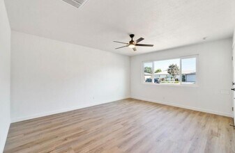 934 W Alamos Ave in Clovis, CA - Building Photo - Building Photo