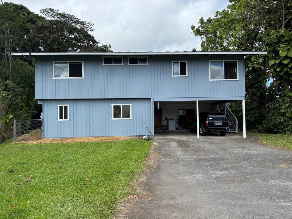 156 Kaumana Dr in Hilo, HI - Building Photo