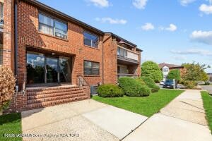 131 Beverly Hl Ter, Unit H in Woodbridge Township, NJ - Building Photo