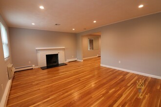 72 Louise Rd, Unit 72 in Chestnut Hill, MA - Building Photo - Building Photo