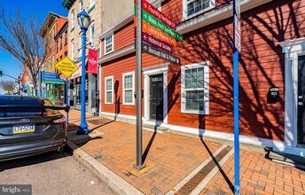 191 Bridge St-Unit -5 in Phoenixville, PA - Building Photo - Building Photo