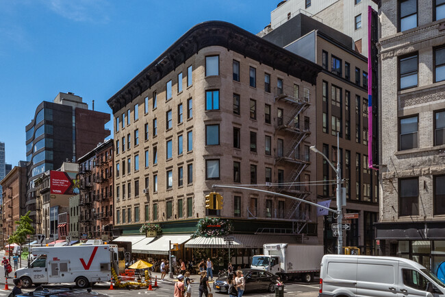 226-230 Lafayette St in New York, NY - Building Photo - Building Photo