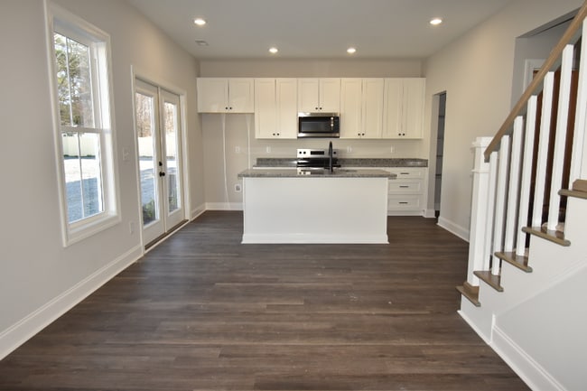 168 W Allen St in Four Oaks, NC - Foto de edificio - Building Photo