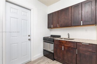 1035 SW 4th St in Miami, FL - Building Photo - Building Photo