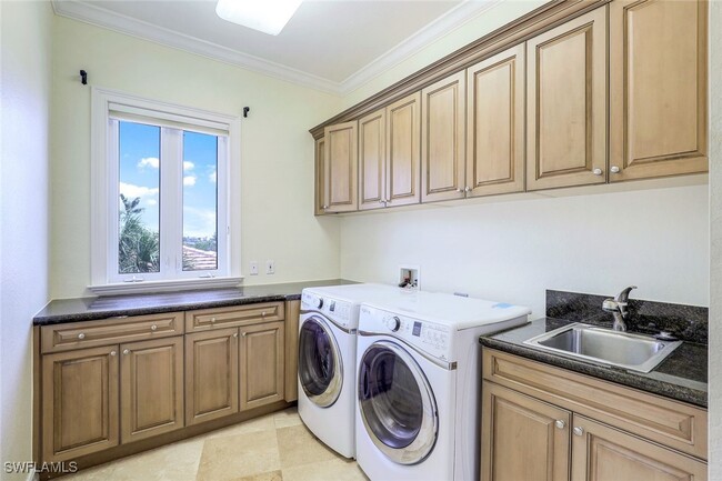 property at 175 Topanga Dr