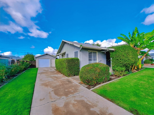 2013 Norris Dr W in Fresno, CA - Building Photo - Building Photo