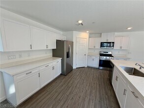 4234 Vivenda St in Las Vegas, NV - Building Photo - Building Photo