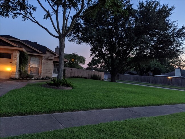 9131 Goodmeadow Dr in Houston, TX - Building Photo - Building Photo