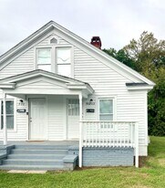 902 East St in Kinston, NC - Building Photo