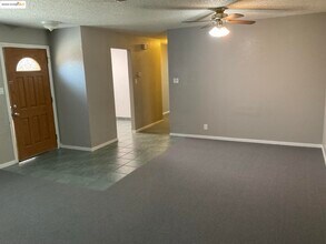 1713 Springwood Way in Antioch, CA - Building Photo - Building Photo