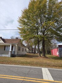 1401 Old Norlina Rd in Henderson, NC - Foto de edificio - Building Photo