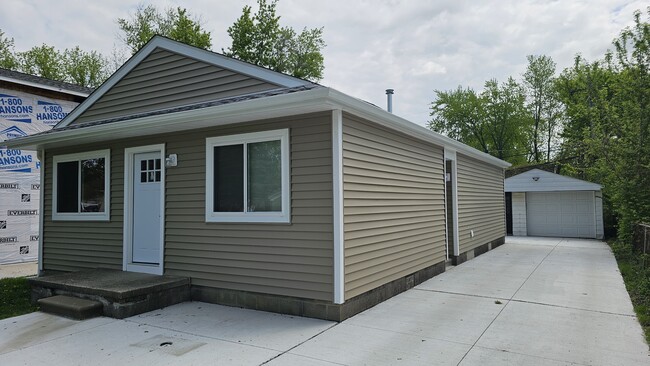 11716 Kinloch St in Redford, MI - Building Photo - Building Photo