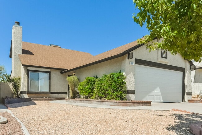 108 Spinnaker Dr in Henderson, NV - Building Photo - Building Photo