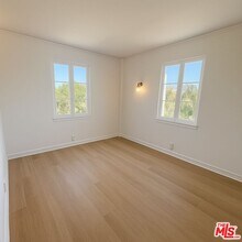 1201 N Crescent Heights Blvd in West Hollywood, CA - Building Photo - Building Photo