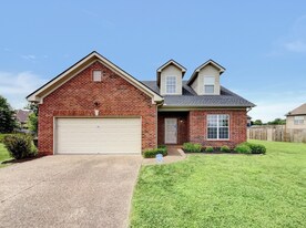 102 Privett Ct in Hendersonville, TN - Building Photo