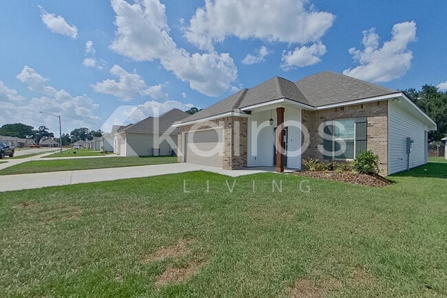 117 Rainfall Ln in Carencro, LA - Foto de edificio - Building Photo