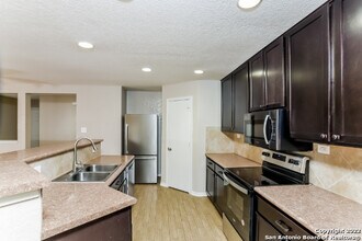 9138 Canter Horse in San Antonio, TX - Building Photo - Building Photo