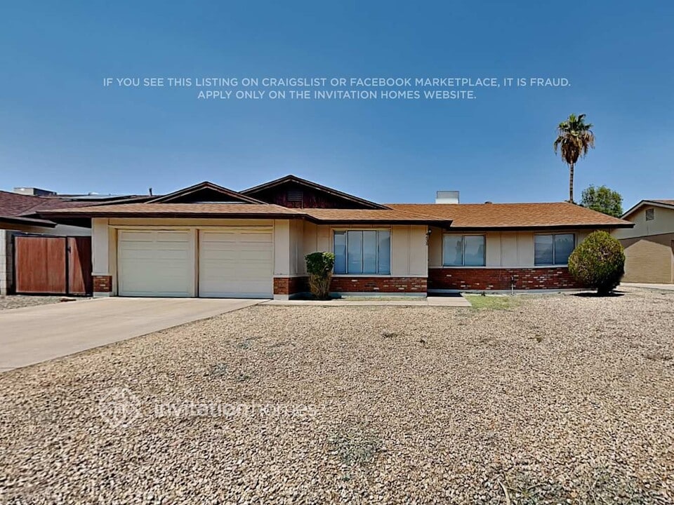 4438 W Mercer Ln in Glendale, AZ - Building Photo