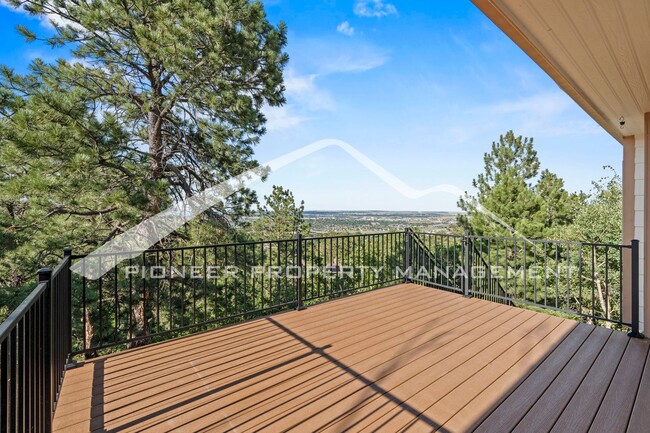 5020 Broadmoor Bluffs Dr