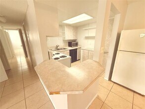 910 Lake Destiny Rd in Altamonte Springs, FL - Building Photo - Building Photo