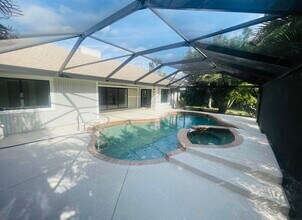 6101 Deer Run in Ft. Myers, FL - Building Photo - Building Photo