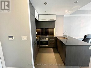 8 The Esplanade in Toronto, ON - Building Photo - Building Photo