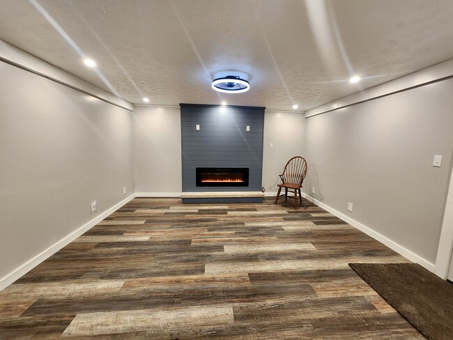 1126 Walnut St, Unit 101